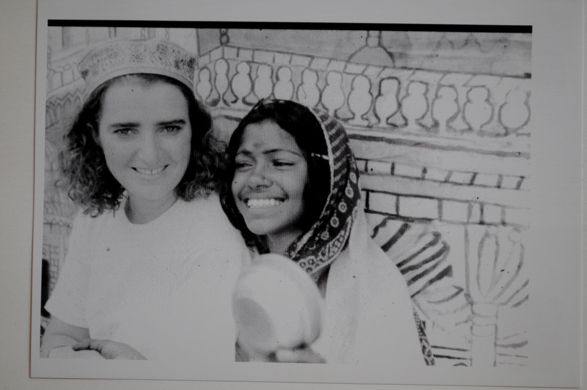 Cinzia Sacchetti con zingarella , Jaipur India 1990