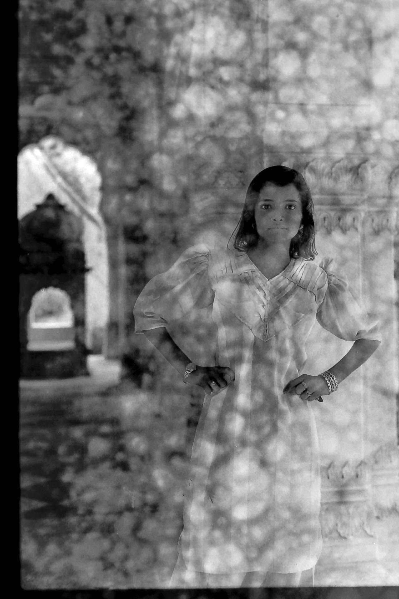 Ragazza indiana in un villaggio nei pressi di Jaipur India-1990